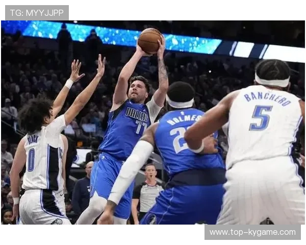 东契奇压住比赛，达拉斯独行侠掌控全局